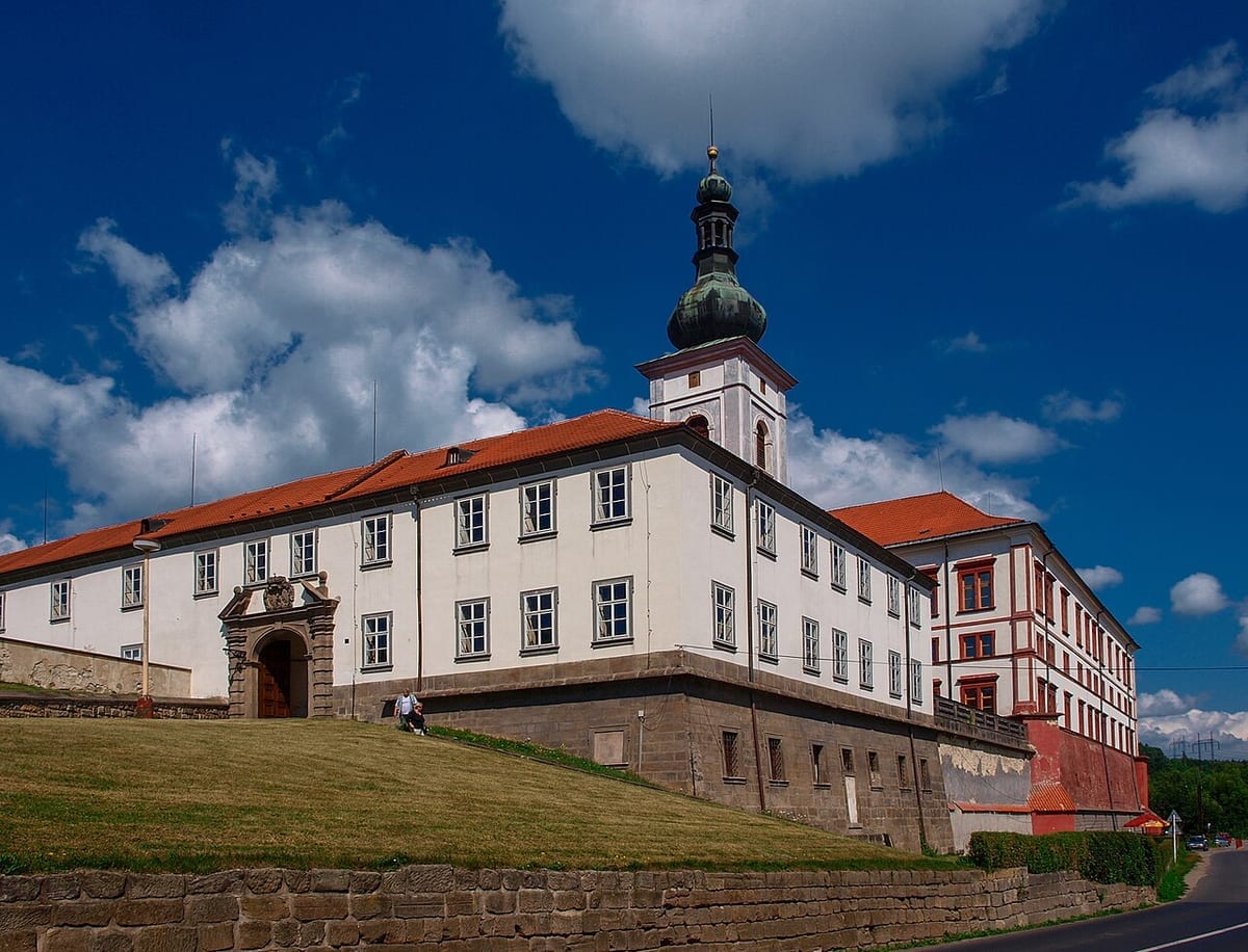 Zámek Zákupy — Turistika v České Lípě
